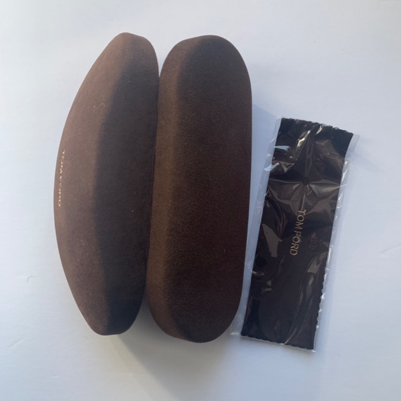 NWT Tom Ford 2 Piece Hard Sunglass Case with Cloth - Picture 2 of 4